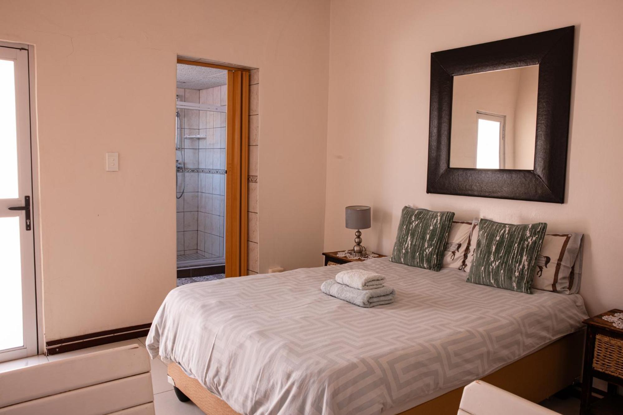 Emerald Bed&Breakfast Windhoek Exterior photo
